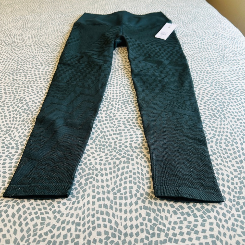 Spiritual Gangster | Seamless Leggings - Picture 2 of 6